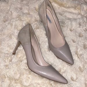 Tahari nude heel